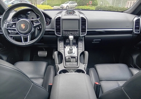 Porsche Cayenne cena 146000 przebieg: 71000, rok produkcji 2015 z Gdańsk małe 254
